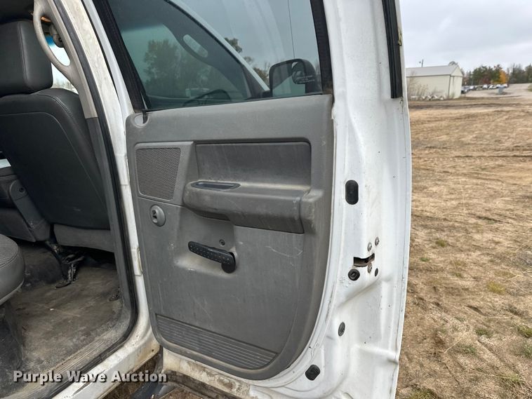 image for item DW4330 2008 Dodge Ram 3500 Quad Cab flatbed pickup truck