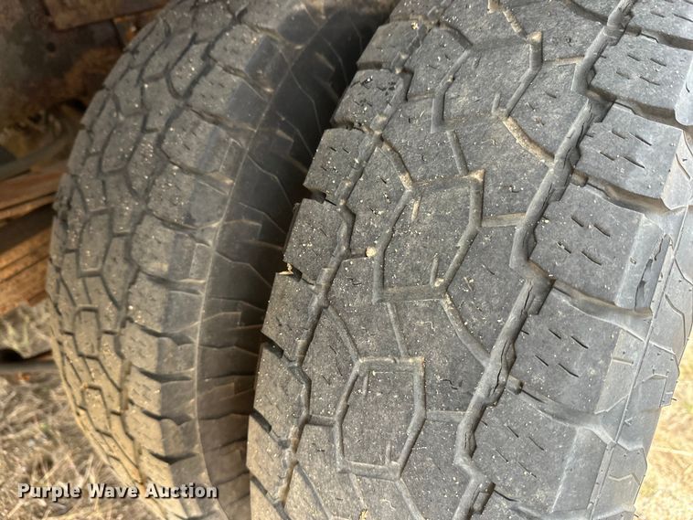 image for item DW4330 2008 Dodge Ram 3500 Quad Cab flatbed pickup truck