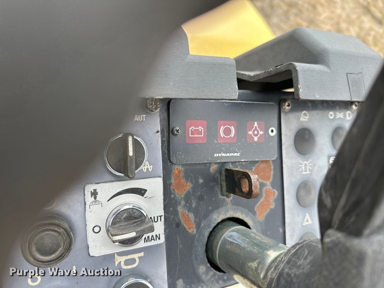 image for item DW4331 2004 Dynapac CC122 double drum vibratory roller