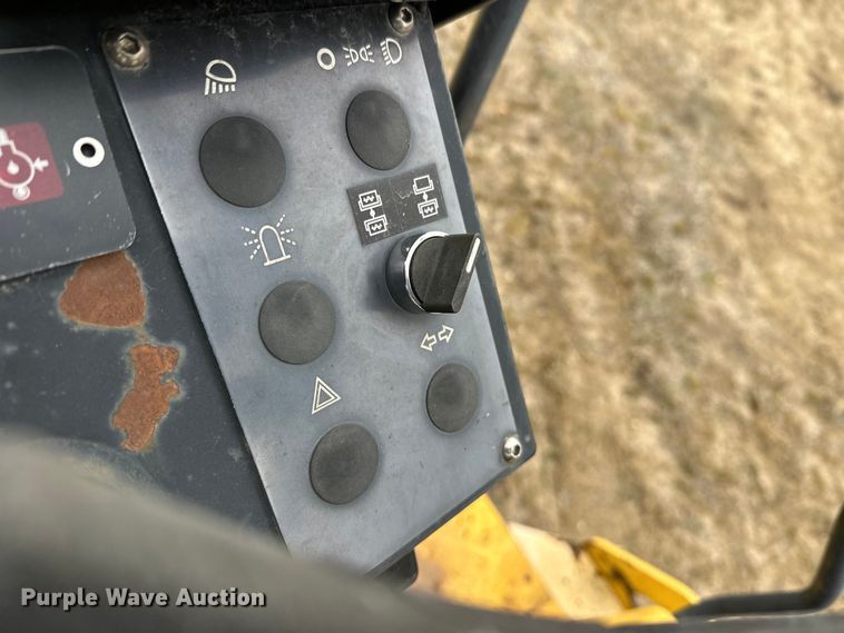 image for item DW4331 2004 Dynapac CC122 double drum vibratory roller