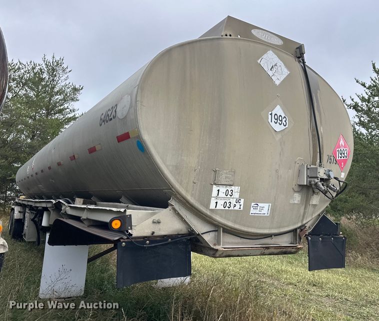 image for item DW4332 1976 Butler tank trailer