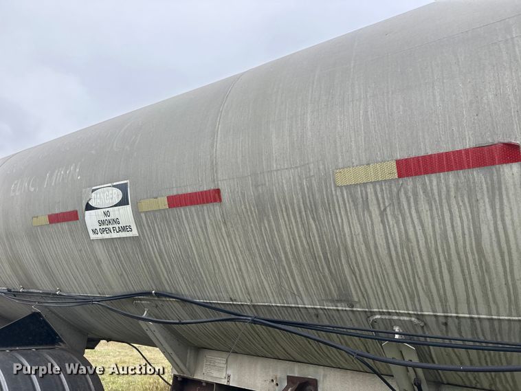 image for item DW4332 1976 Butler tank trailer