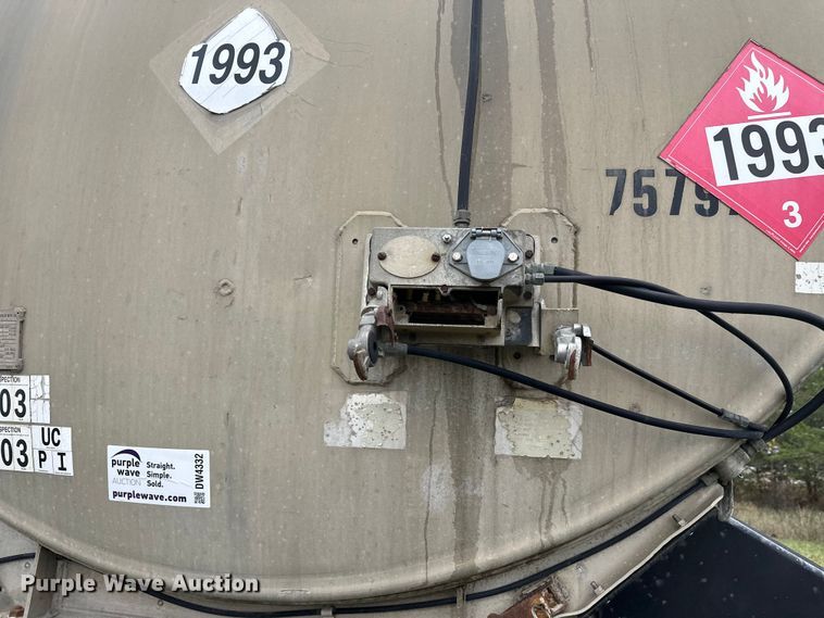 image for item DW4332 1976 Butler tank trailer