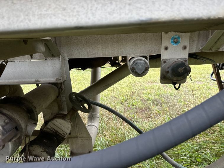 image for item DW4332 1976 Butler tank trailer