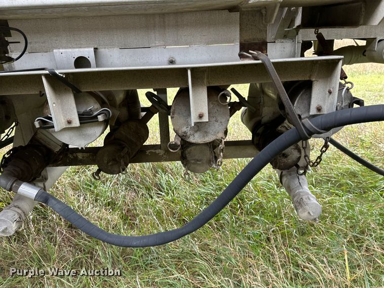 image for item DW4332 1976 Butler tank trailer