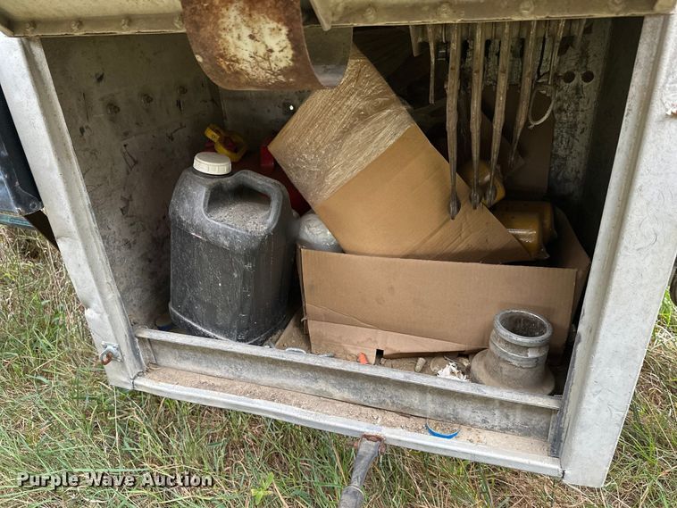 image for item DW4332 1976 Butler tank trailer