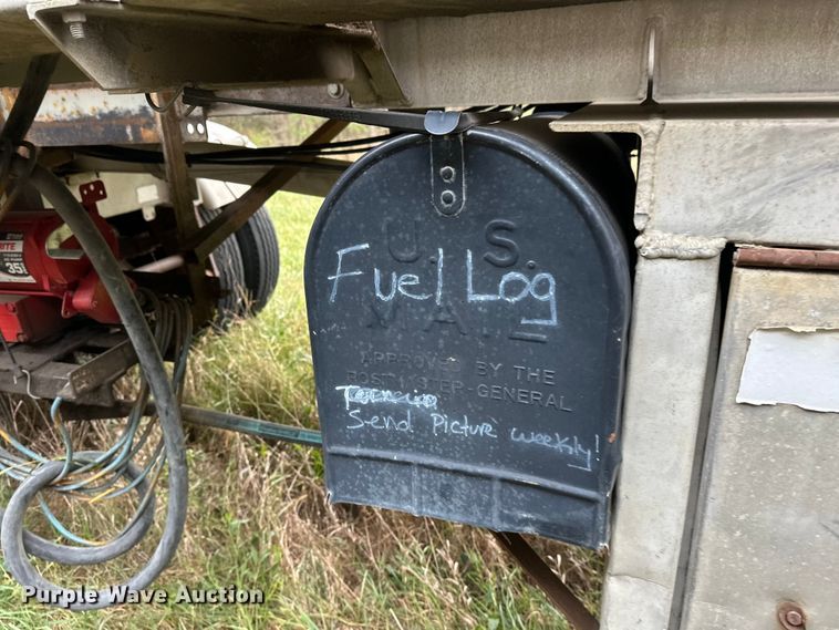 image for item DW4332 1976 Butler tank trailer