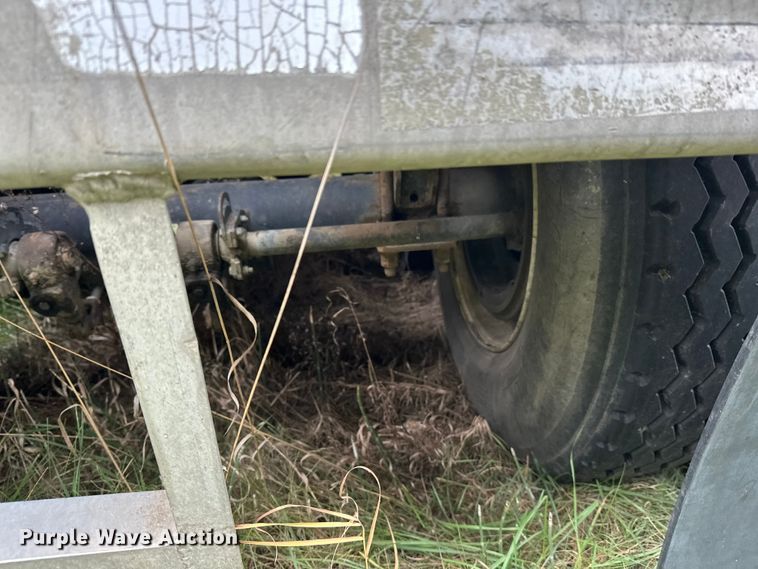 image for item DW4332 1976 Butler tank trailer