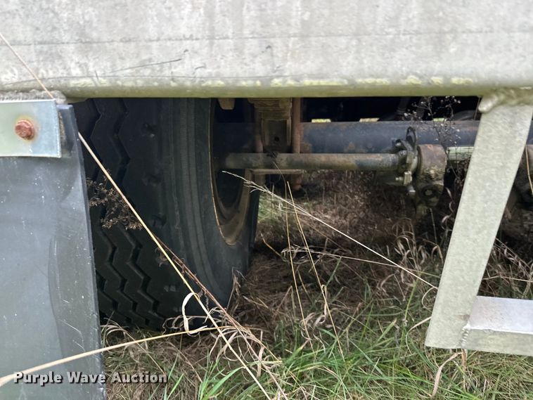 image for item DW4332 1976 Butler tank trailer