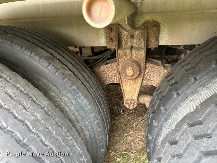 image for item DW4332 1976 Butler tank trailer