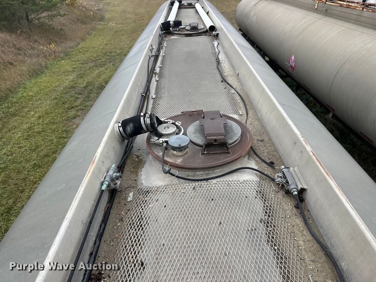 image for item DW4332 1976 Butler tank trailer