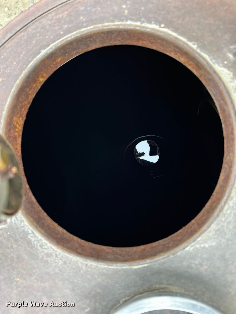 image for item DW4332 1976 Butler tank trailer