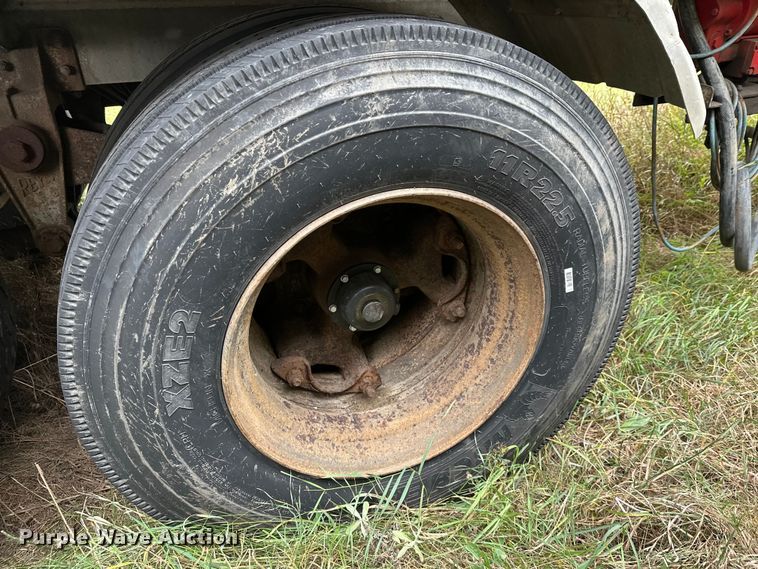 image for item DW4332 1976 Butler tank trailer