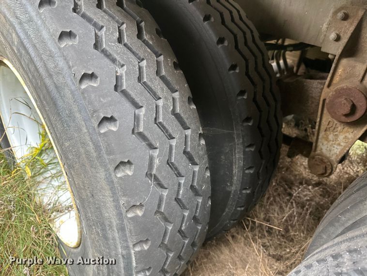 image for item DW4332 1976 Butler tank trailer