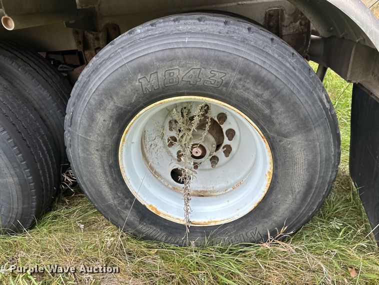 image for item DW4332 1976 Butler tank trailer