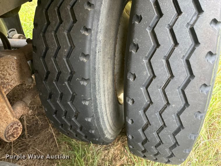 image for item DW4332 1976 Butler tank trailer