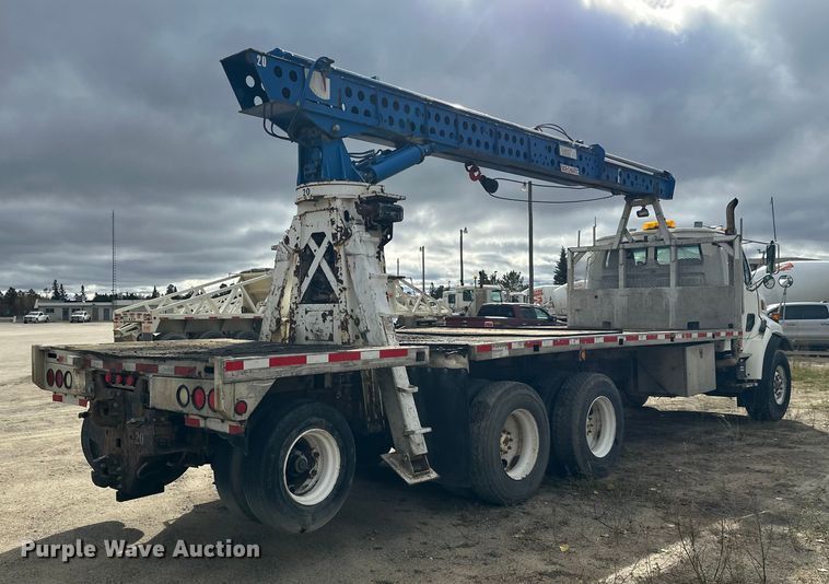 image for item DW4333 1997 Ford LT9513 crane truck