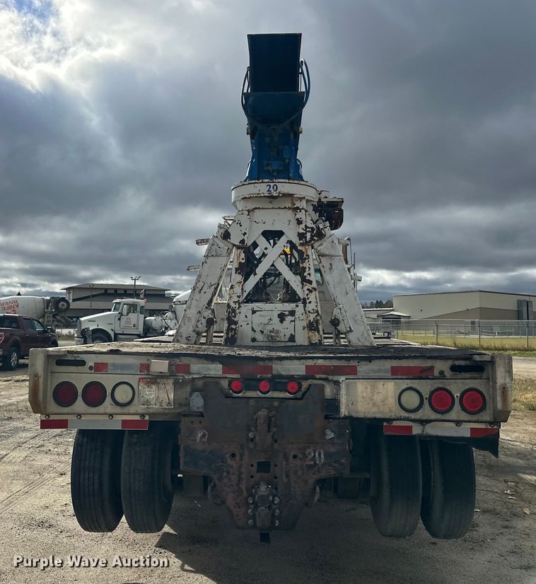 image for item DW4333 1997 Ford LT9513 crane truck