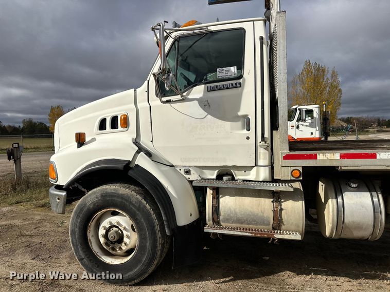 image for item DW4333 1997 Ford LT9513 crane truck