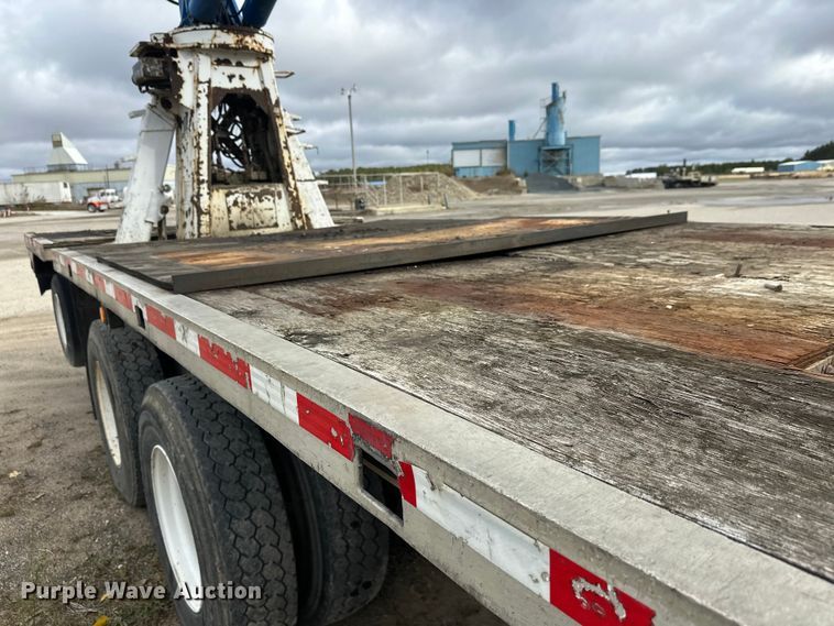 image for item DW4333 1997 Ford LT9513 crane truck