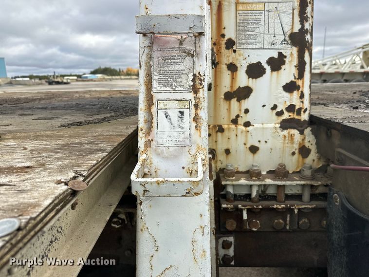 image for item DW4333 1997 Ford LT9513 crane truck