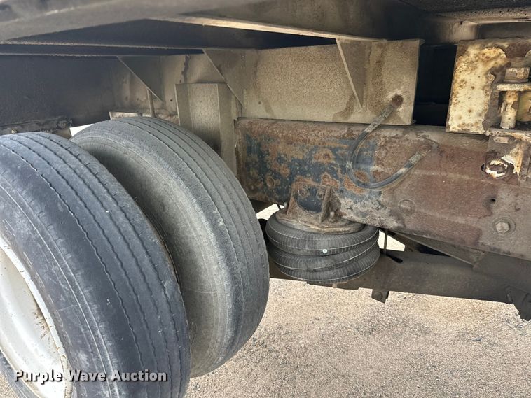 image for item DW4333 1997 Ford LT9513 crane truck