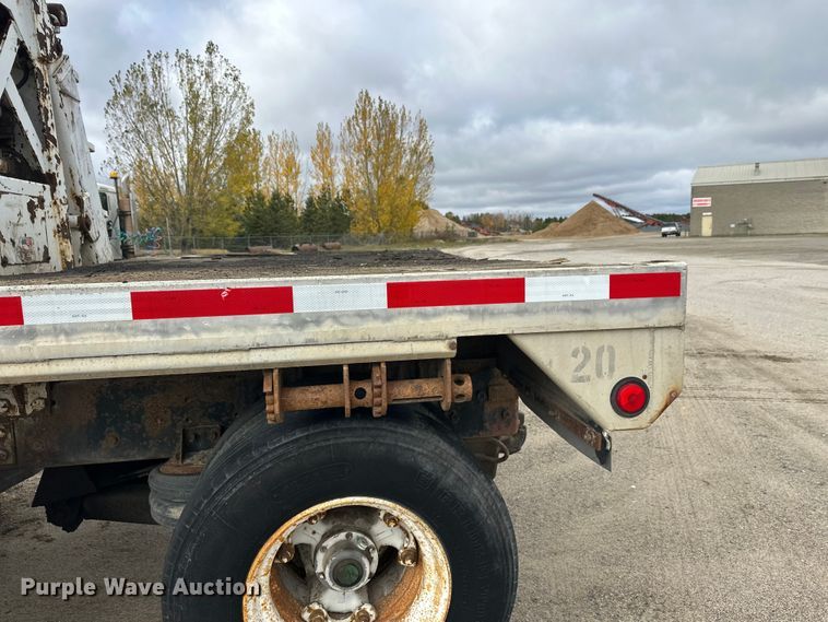 image for item DW4333 1997 Ford LT9513 crane truck