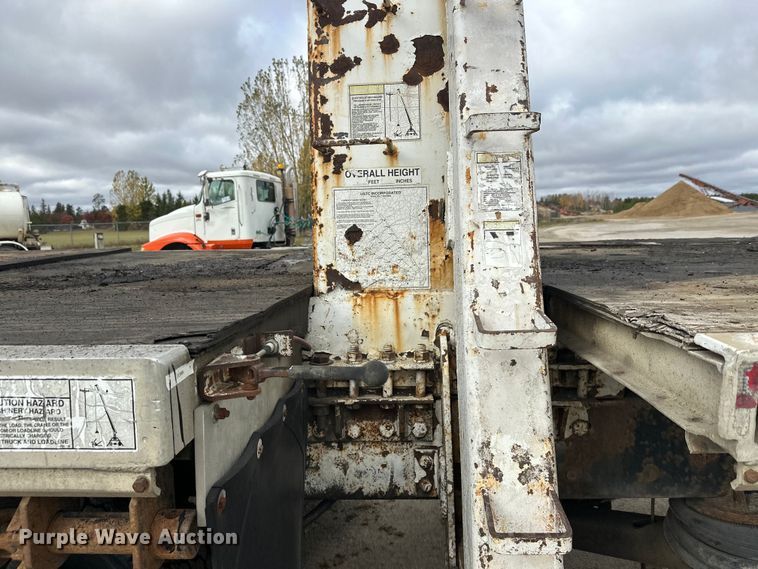 image for item DW4333 1997 Ford LT9513 crane truck