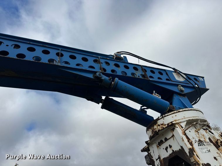 image for item DW4333 1997 Ford LT9513 crane truck