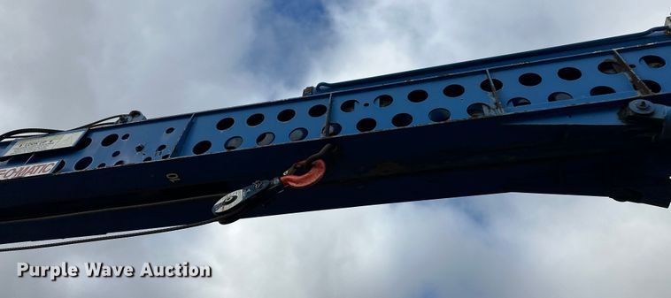 image for item DW4333 1997 Ford LT9513 crane truck