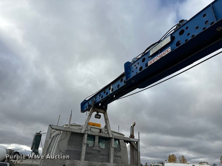 image for item DW4333 1997 Ford LT9513 crane truck