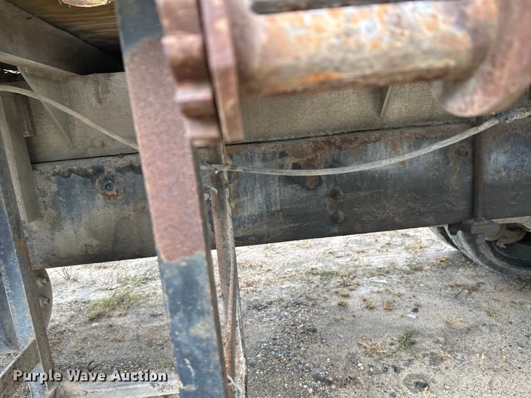 image for item DW4333 1997 Ford LT9513 crane truck