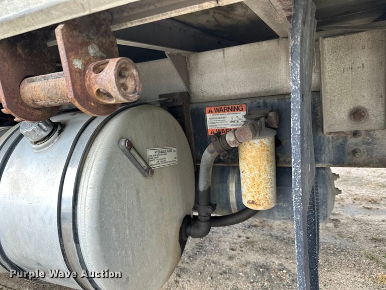 image for item DW4333 1997 Ford LT9513 crane truck