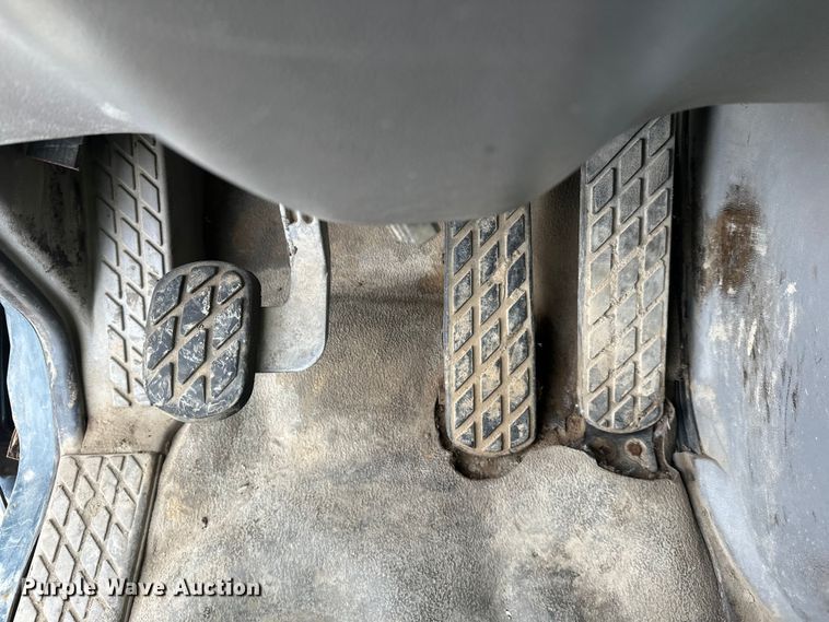 image for item DW4333 1997 Ford LT9513 crane truck