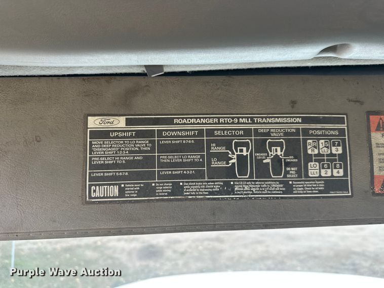 image for item DW4333 1997 Ford LT9513 crane truck