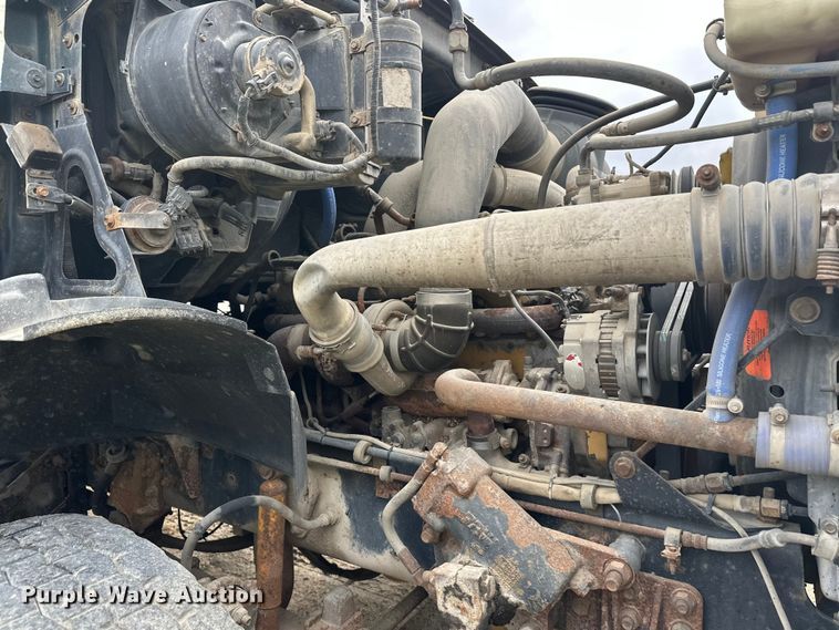 image for item DW4333 1997 Ford LT9513 crane truck