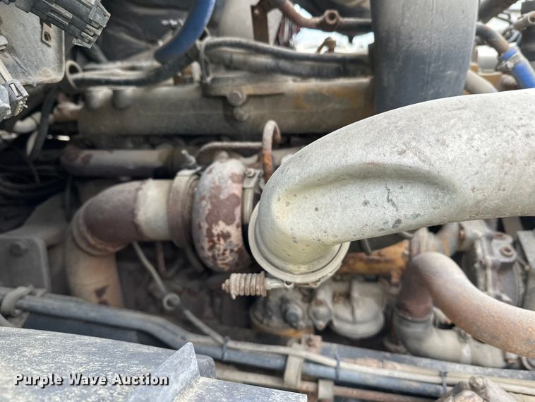 image for item DW4333 1997 Ford LT9513 crane truck