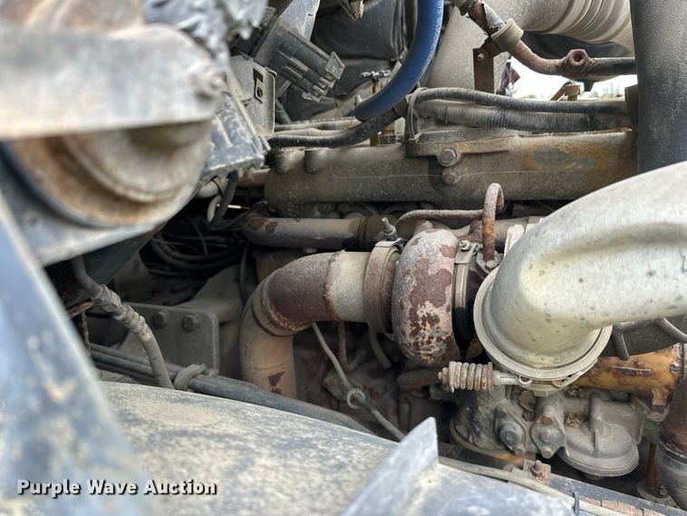 image for item DW4333 1997 Ford LT9513 crane truck