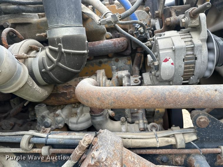 image for item DW4333 1997 Ford LT9513 crane truck