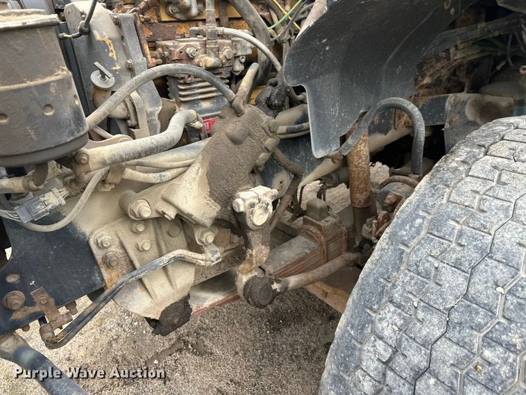 image for item DW4333 1997 Ford LT9513 crane truck