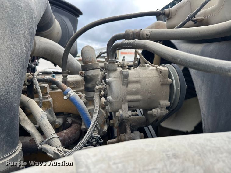 image for item DW4333 1997 Ford LT9513 crane truck