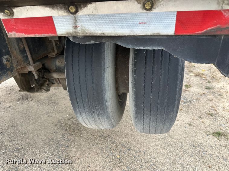 image for item DW4333 1997 Ford LT9513 crane truck