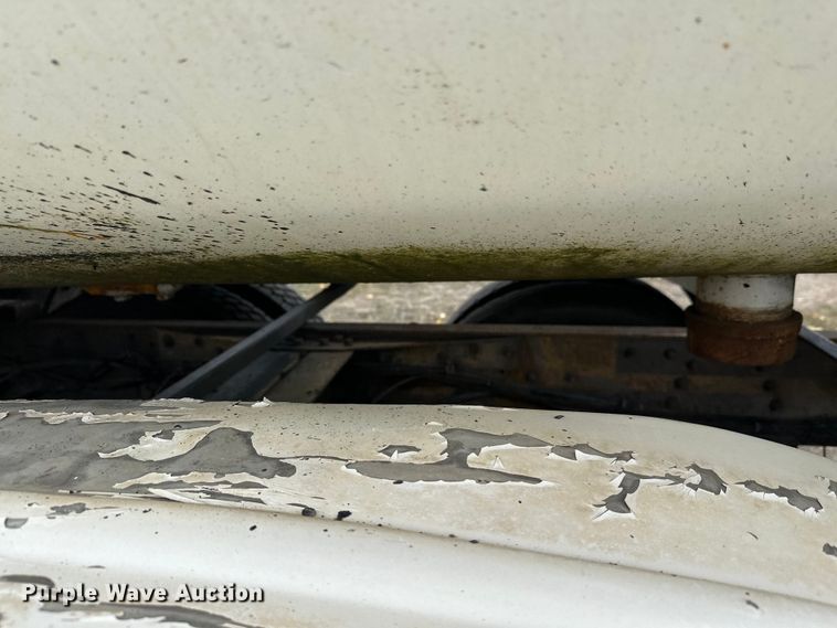 image for item DW4334 1993 International 9300 tank truck