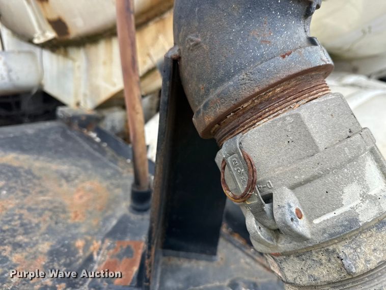 image for item DW4334 1993 International 9300 tank truck