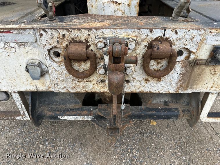 image for item DW4334 1993 International 9300 tank truck