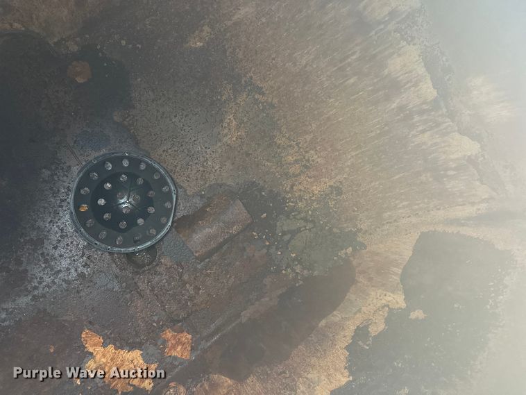 image for item DW4334 1993 International 9300 tank truck