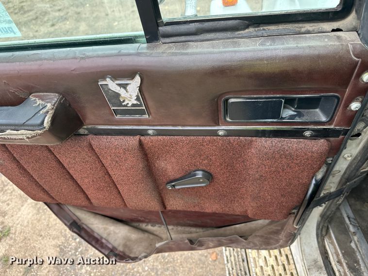 image for item DW4334 1993 International 9300 tank truck