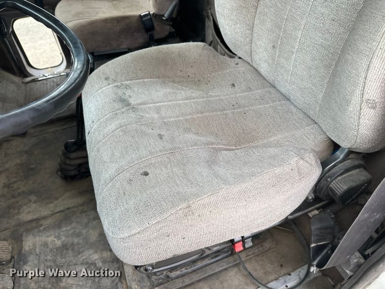 image for item DW4334 1993 International 9300 tank truck