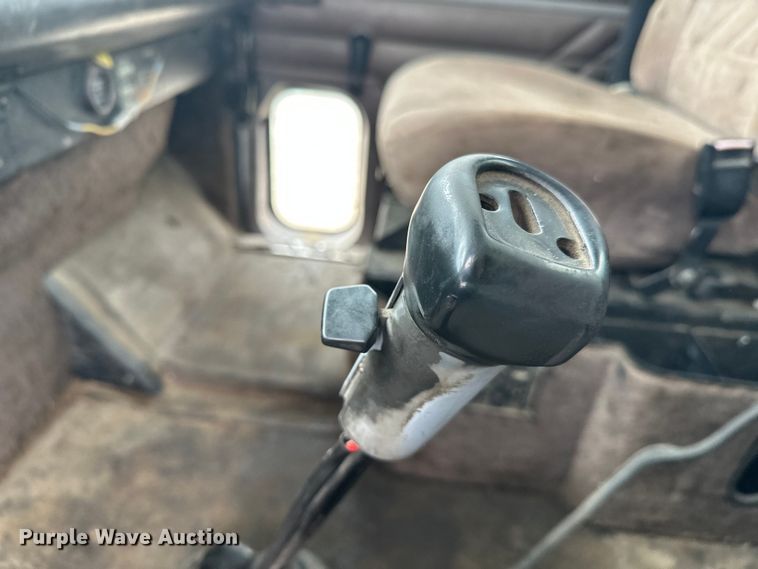 image for item DW4334 1993 International 9300 tank truck