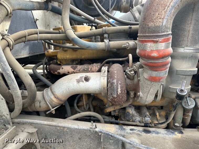 image for item DW4334 1993 International 9300 tank truck